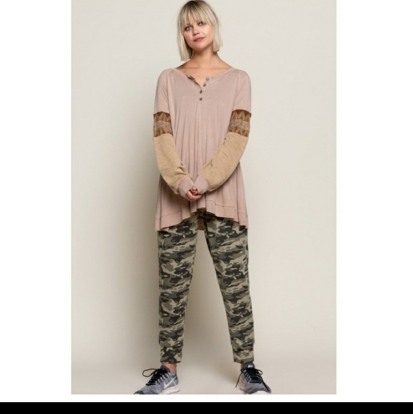 Women's POL Leave It On The Detail top - Picture 3 of 14